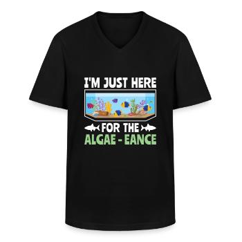 I'm just here for the Algae-eance - Aqua Scape - Männer-T-Shirt mit V-Ausschnitt - Schwarz - Vorne - AI Model Male 178 dark (178cm)