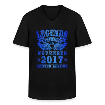 Les légendes sont nées en novembre 2017 Anniversaire - T-shirt col V Homme - noir - Devant - AI Model Male 178 dark (178cm)