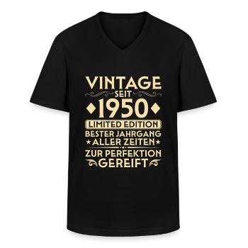 Vintage seit 1950 Jahrgang 75. Geburtstag - Männer-T-Shirt mit V-Ausschnitt - Schwarz - Vorne - AI Model Male 178 dark (178cm)