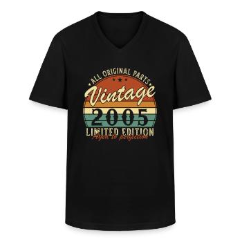 20 Ans 2005 Vintage Retro Cadeau D’anniversaire - T-shirt col V Homme - noir - Devant - AI Model Male 178 dark (178cm)