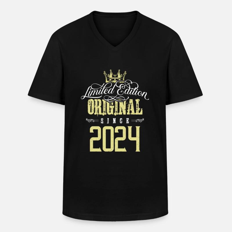 2024 limited edition - Männer-T-Shirt mit V-Ausschnitt - Schwarz
