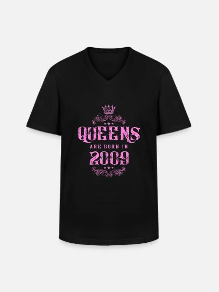 born in 2009 - Men's V-Neck T-Shirt - black