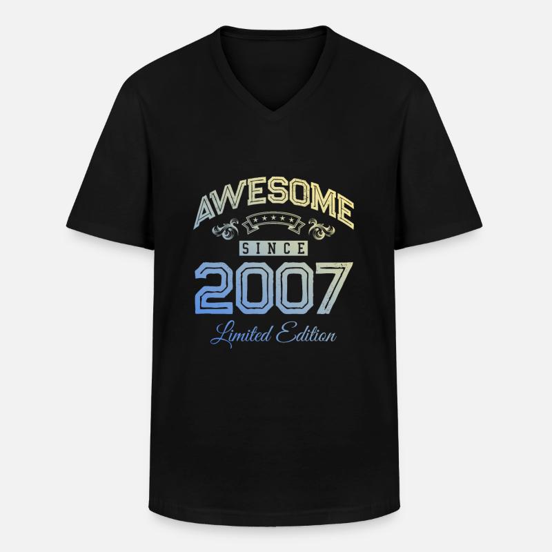 2007 awesome since - Männer-T-Shirt mit V-Ausschnitt - Schwarz