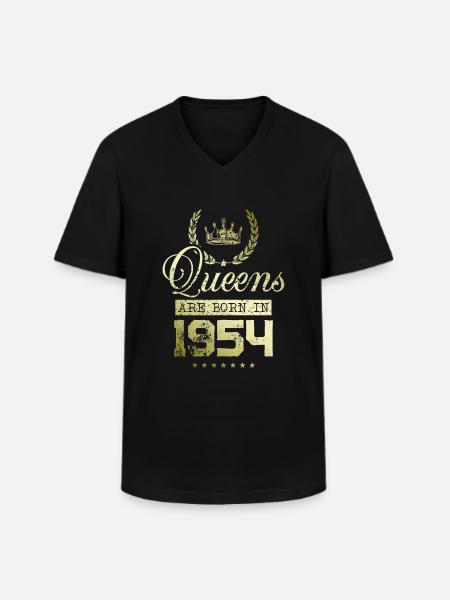 Queens born in 1954 - Men's V-Neck T-Shirt - black