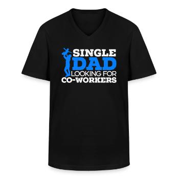 Alleinerziehender Vater und auf der Suche nach Kollegen Vatertag - Männer-T-Shirt mit V-Ausschnitt - Schwarz - Vorne - AI Model Male 178 dark (178cm)