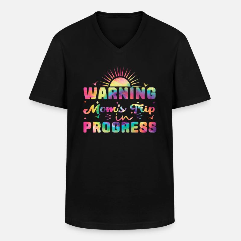 Warning moms Trip In Progress - Männer-T-Shirt mit V-Ausschnitt - Schwarz