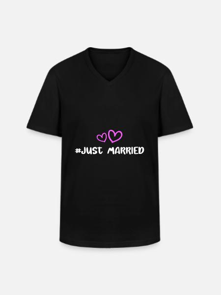 Just Married Wedding Heart - Men's V-Neck T-Shirt - black