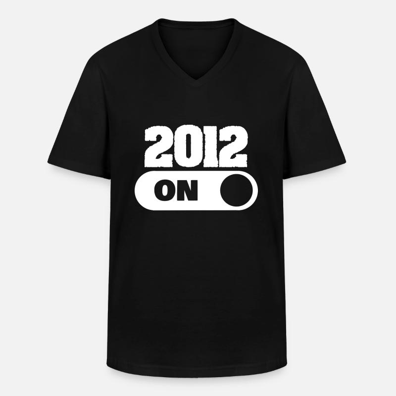 2012 - Männer-T-Shirt mit V-Ausschnitt - Schwarz