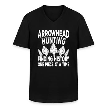 Arrowhead Hunting Arrowheads - Men's V-Neck T-Shirt - black - Front - AI Model Male 178 dark (178cm)