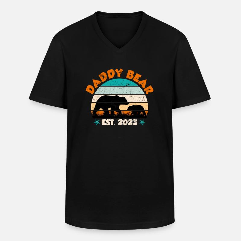 Daddy Bear Werdender Papa 2023 - Männer-T-Shirt mit V-Ausschnitt - Schwarz