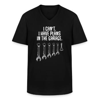 I Can't I Have Plans In The Garage - Männer-T-Shirt mit V-Ausschnitt - Schwarz - Vorne - AI Model Male 178 dark (178cm)
