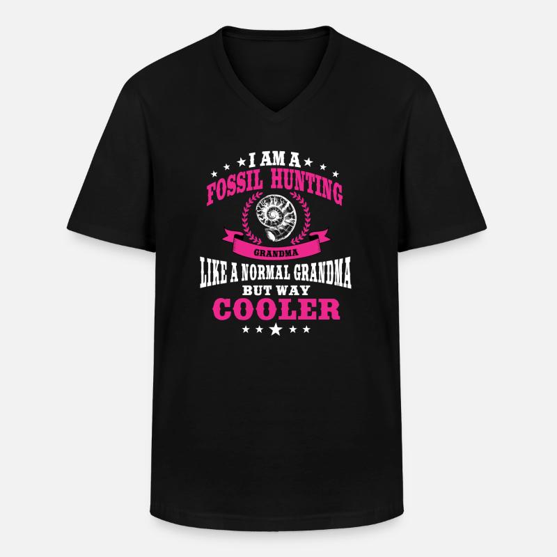 Fossilienjagd Oma - Männer-T-Shirt mit V-Ausschnitt - Schwarz