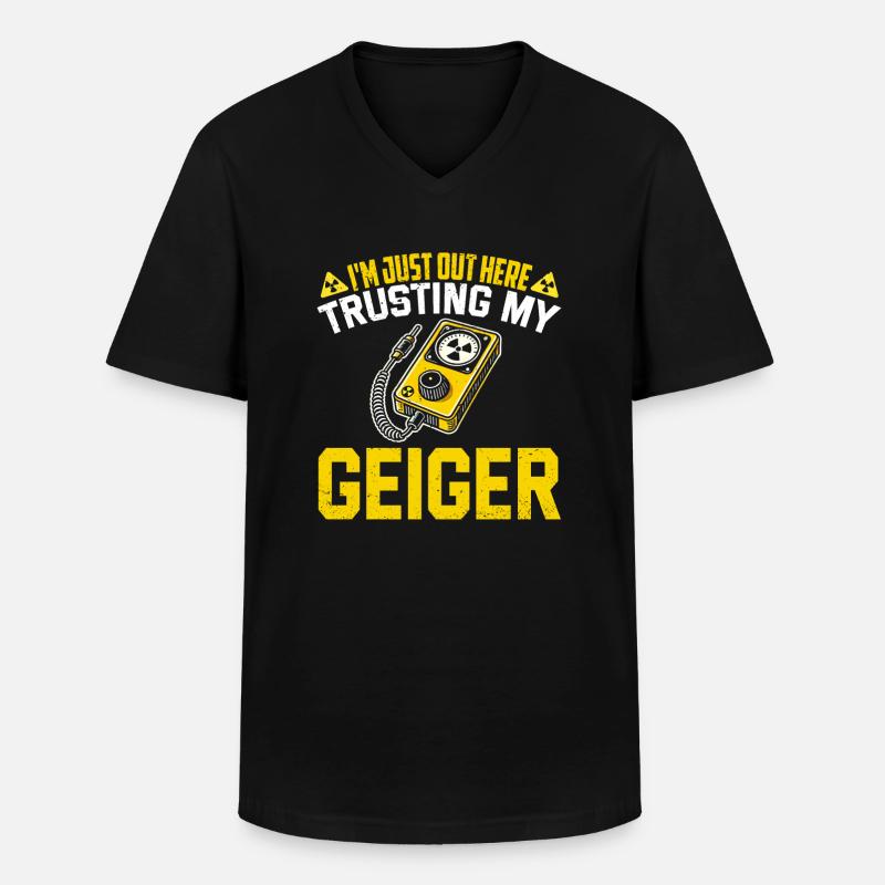 Nuclear engineering engineer - Männer-T-Shirt mit V-Ausschnitt - Schwarz