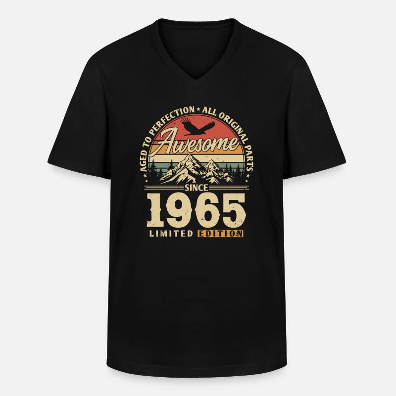 Großartig seit 1965 - Männer-T-Shirt mit V-Ausschnitt - Schwarz