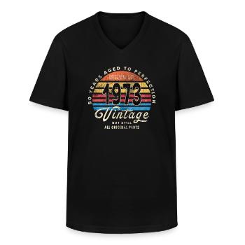 Fabriqué en 1973 - T-shirt col V Homme - noir - Devant - AI Model Male 178 dark (178cm)