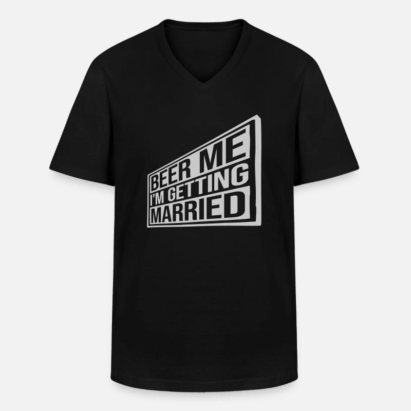 Beer Me Getting Married - Männer-T-Shirt mit V-Ausschnitt - Schwarz