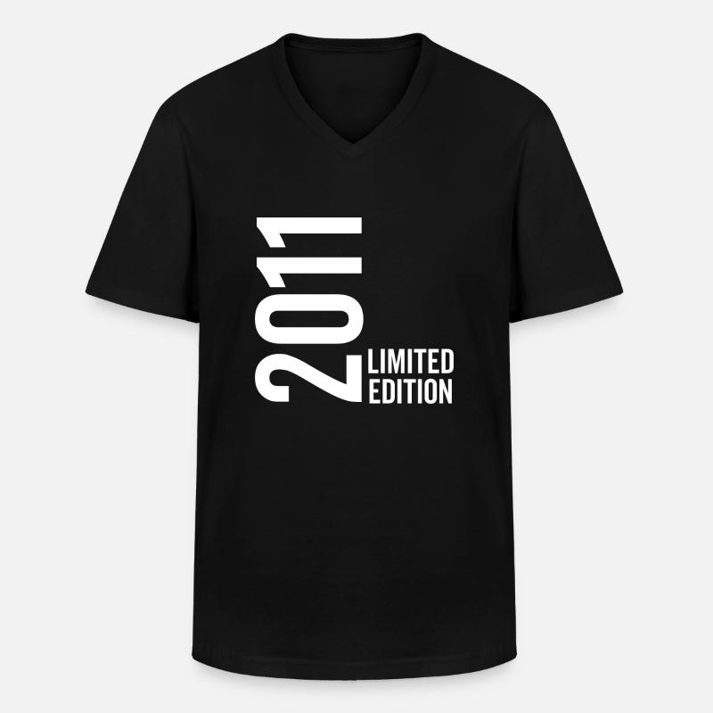 2011 Limited Edition - Männer-T-Shirt mit V-Ausschnitt - Schwarz