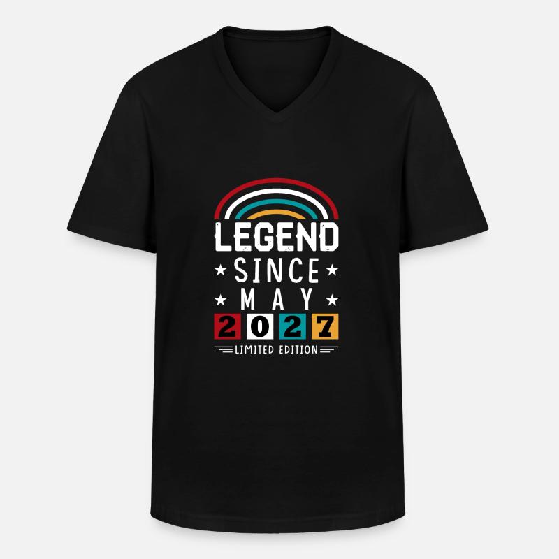 2027 Legend Since Geburtstag Geschenk Mai - Männer-T-Shirt mit V-Ausschnitt - Schwarz
