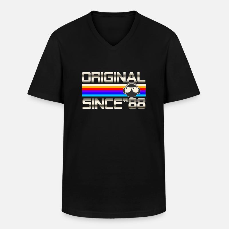 Seit 88 - Männer-T-Shirt mit V-Ausschnitt - Schwarz