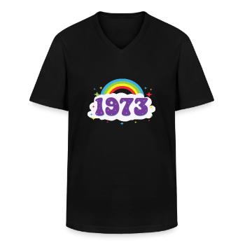 Arc-en-ciel (1973) - T-shirt col V Homme - noir - Devant - AI Model Male 178 dark (178cm)