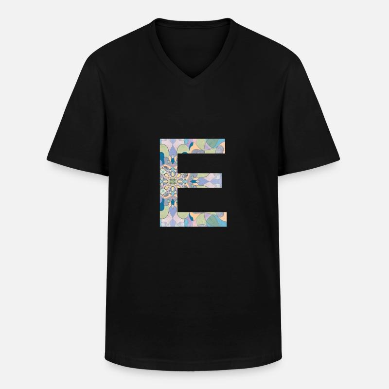 Buchstabe E im Mandala - Männer-T-Shirt mit V-Ausschnitt - Schwarz