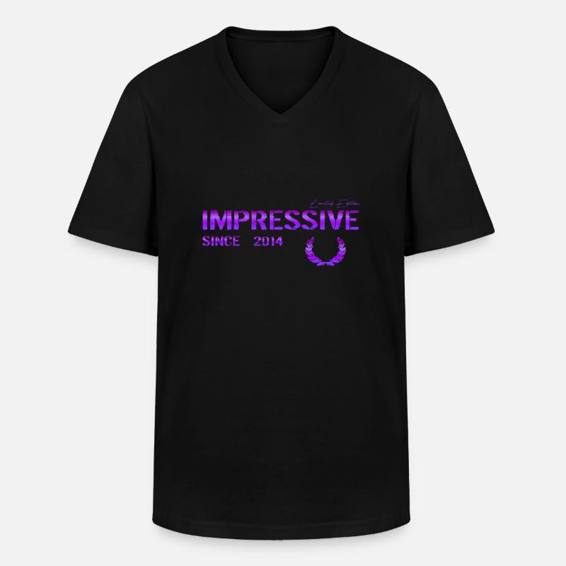 Impressive since 2014 - Männer-T-Shirt mit V-Ausschnitt - Schwarz
