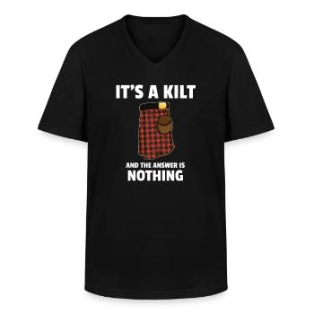 It's a kilt and the answer is nothing Scotland - Men's V-Neck T-Shirt - black - Front - AI Model Male 178 dark (178cm)