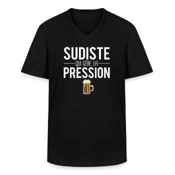 Sudiste qui gère la pression bière humour - T-shirt col V Homme - noir - Devant - AI Model Male 178 dark (178cm)