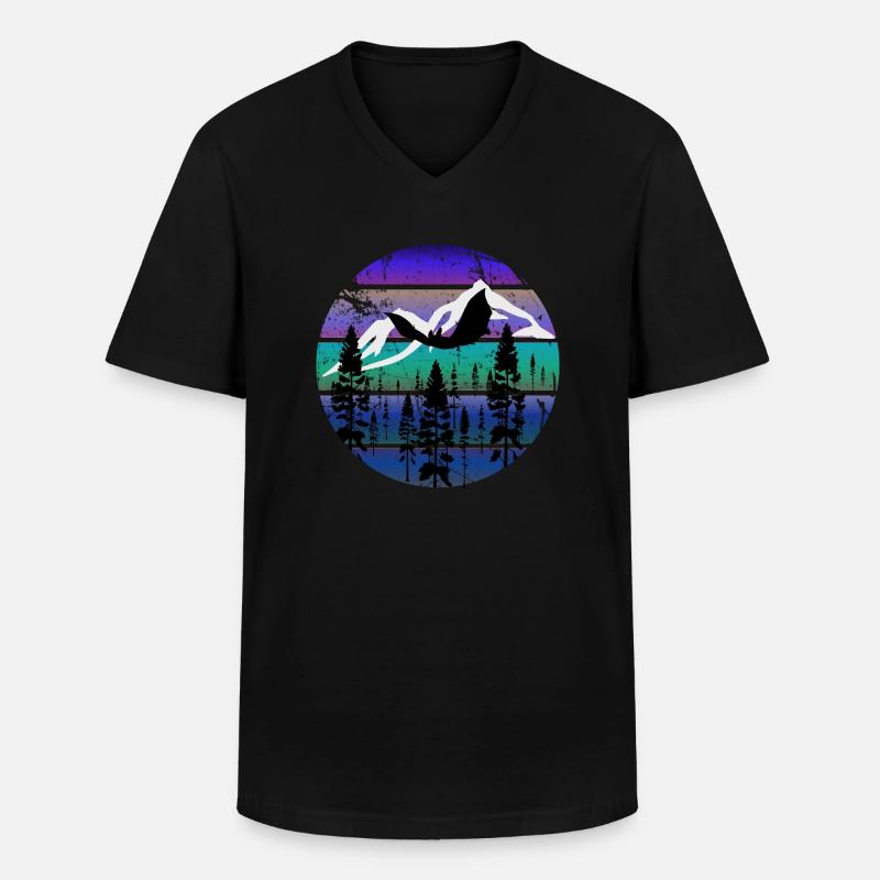 Fledermaus in kühler Abendstimmung - Männer-T-Shirt mit V-Ausschnitt - Schwarz