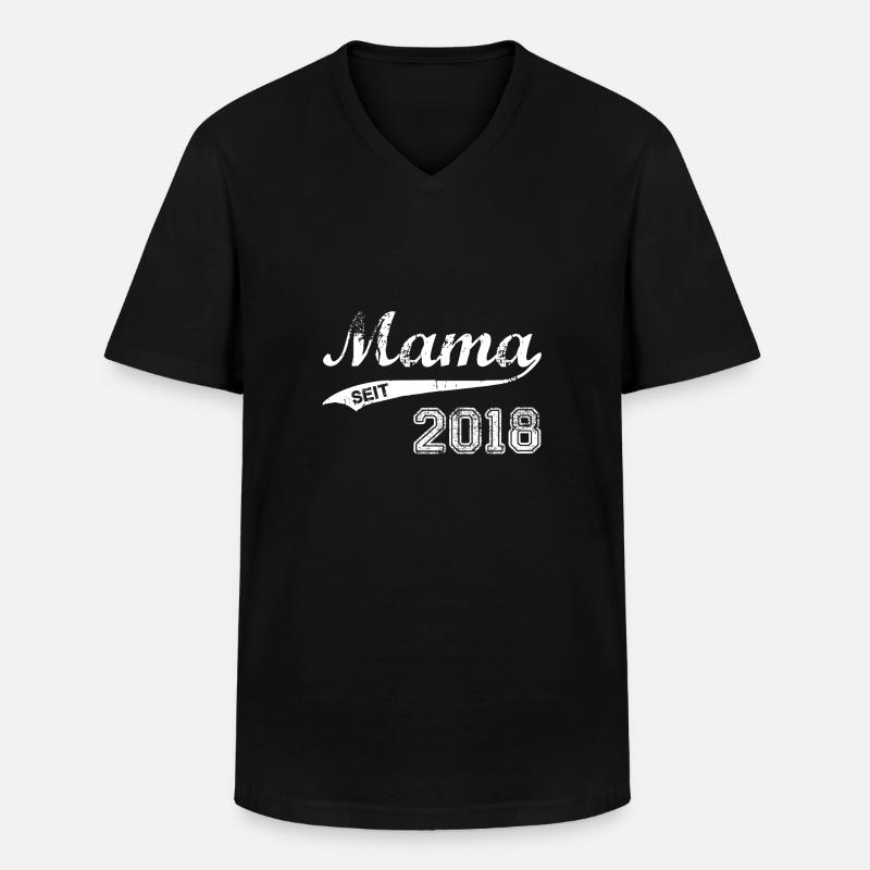 Mama 2018 - Männer-T-Shirt mit V-Ausschnitt - Schwarz