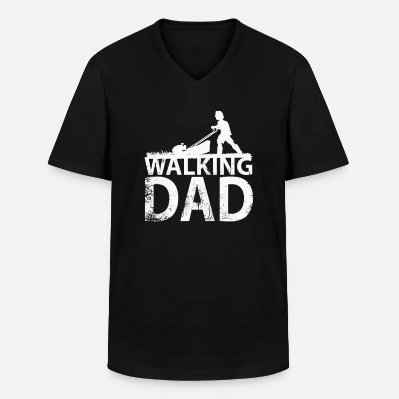 Walking dad cutting grass - Männer-T-Shirt mit V-Ausschnitt - Schwarz