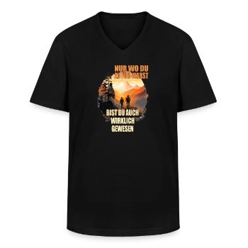 Nur wo du zu Fuß warst bist du auch wirklich ... - Männer-T-Shirt mit V-Ausschnitt - Schwarz - Vorne - AI Model Male 178 dark (178cm)