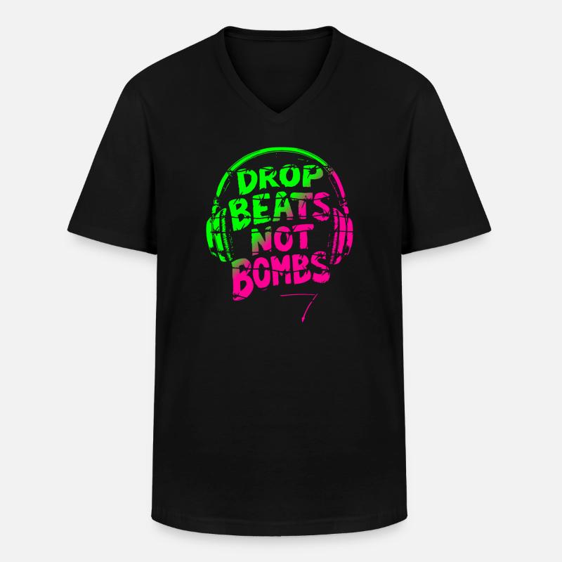 Drop Beats Not Bombs green pink - Männer-T-Shirt mit V-Ausschnitt - Schwarz