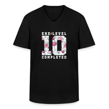 10. Hochzeitstag - Männer-T-Shirt mit V-Ausschnitt - Schwarz - Vorne - AI Model Male 178 dark (178cm)