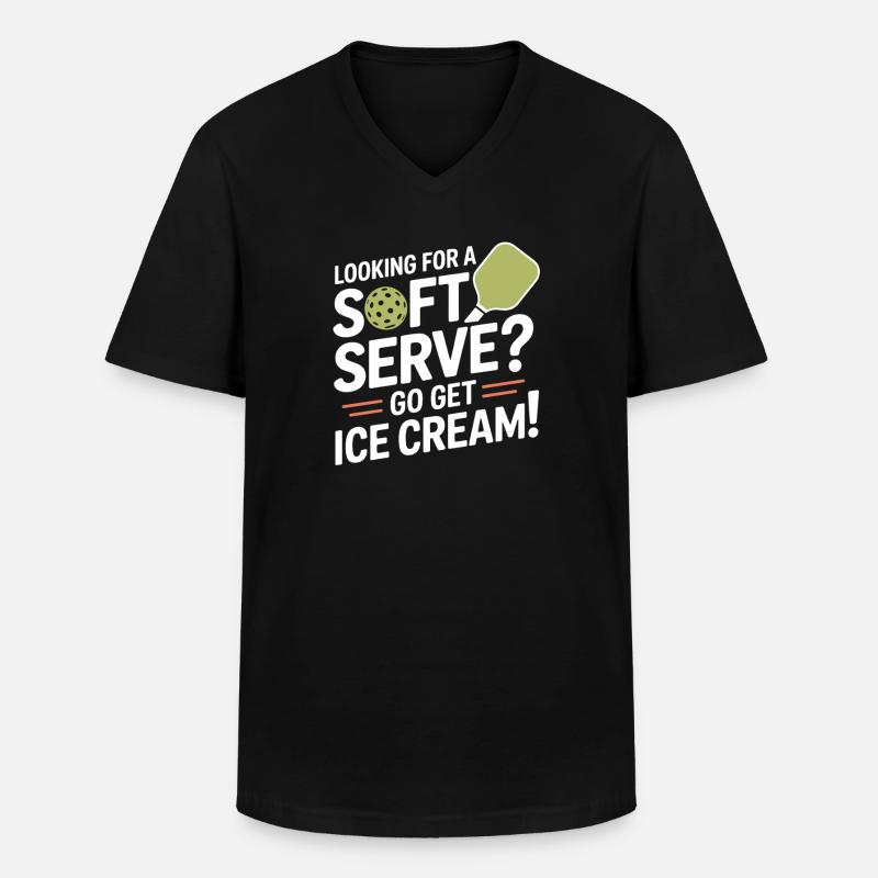 Giocatore di pickleball in cerca di un Dinking su Soft Serve - Maglietta da uomo classica con scollo a V - nero
