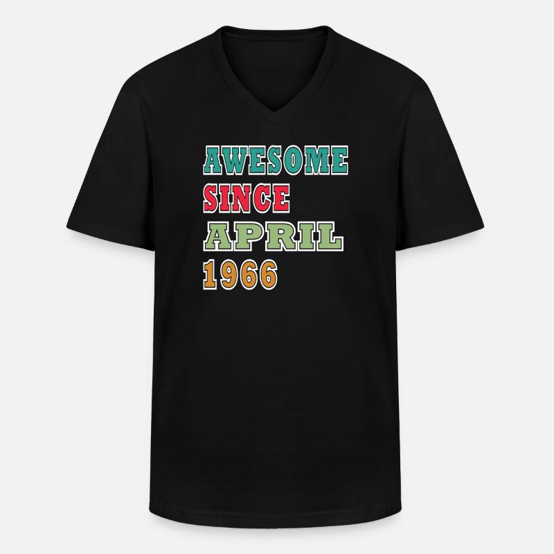 Erstaunlich seit April 1966 - Männer-T-Shirt mit V-Ausschnitt - Schwarz