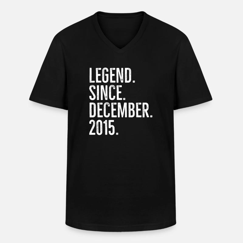 Legende seit Dezember 2015 - Männer-T-Shirt mit V-Ausschnitt - Schwarz