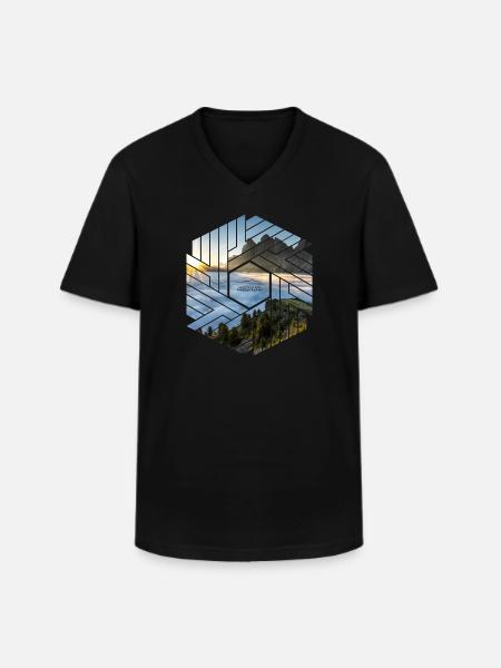 Dolomites mountain landscape graphic design - Men's V-Neck T-Shirt - black