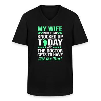 Embryo Transfer Day Fetus - Men's V-Neck T-Shirt - black - Front - AI Model Male 178 dark (178cm)