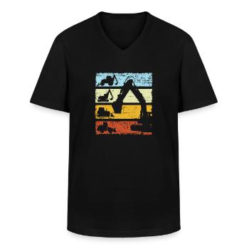 Vintage Bagger Baumaschinen - Männer-T-Shirt mit V-Ausschnitt - Schwarz - Vorne - AI Model Male 178 dark (178cm)