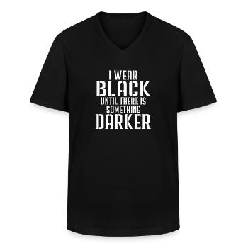 Je porte du noir jusqu’à ce qu’il y ait quelque chose de plus sombre - T-shirt col V Homme - noir - Devant - AI Model Male 178 dark (178cm)