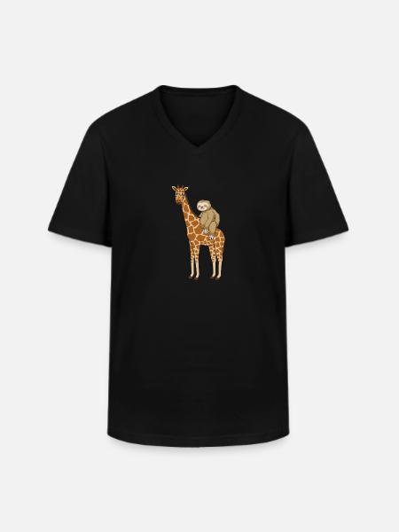 Sloth sits on giraffe - Men's V-Neck T-Shirt - black