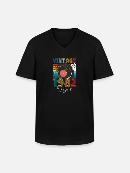 1982 Birthday - Men's V-Neck T-Shirt - black