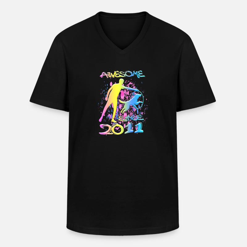 Awesome since 2011. Agility, Hundetraining - Männer-T-Shirt mit V-Ausschnitt - Schwarz