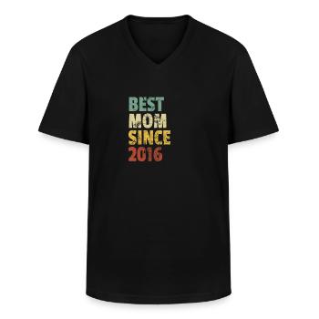 Meilleure maman depuis 2016 citation de slogan de la fête des mères - T-shirt col V Homme - noir - Devant - AI Model Male 178 dark (178cm)