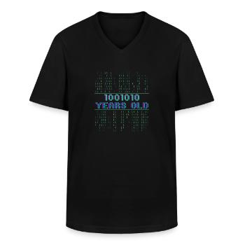 74. Geburtstag 74 Jahre alt Binärcode Coder - Männer-T-Shirt mit V-Ausschnitt - Schwarz - Vorne - AI Model Male 178 dark (178cm)