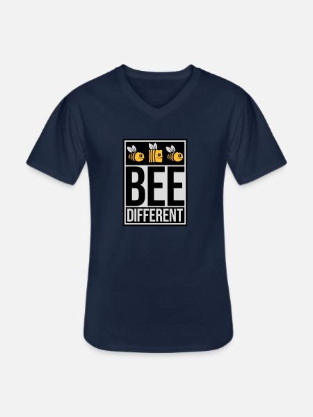 bee different saying quote - Men's V-Neck T-Shirt - navy