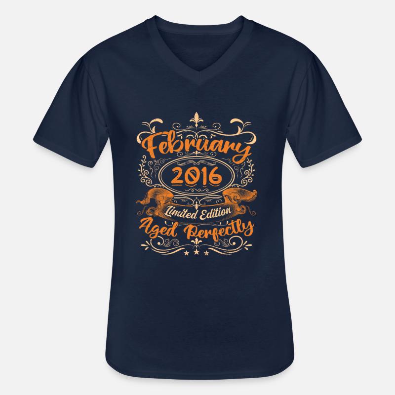 Februar 2016 | Perfekt gealtert - Männer-T-Shirt mit V-Ausschnitt - Navy