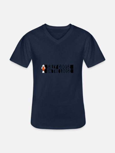 goose on the loose - Men's V-Neck T-Shirt - navy