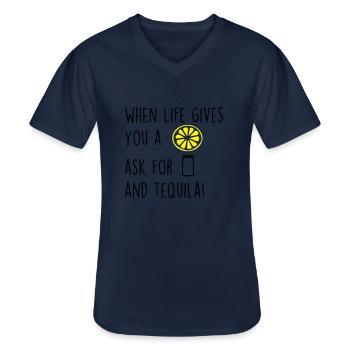 whenlifegivesu - Männer-T-Shirt mit V-Ausschnitt - Navy - Vorne - AI Model Male 178 dark (178cm)